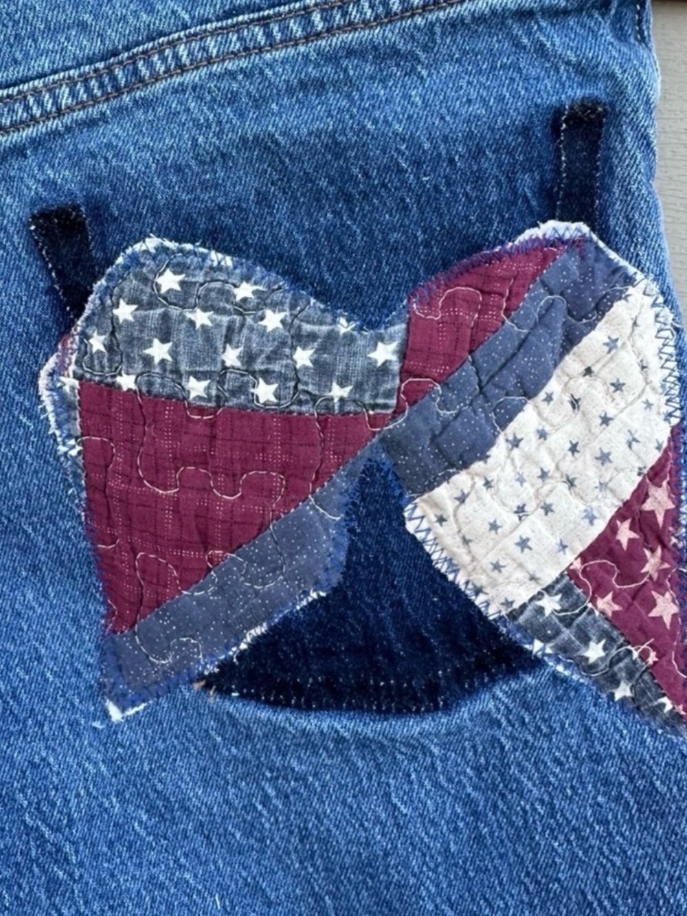 Levis 501 appliqué cut off shorts 28” patriotic Americans women’s - Picture 9 of 10